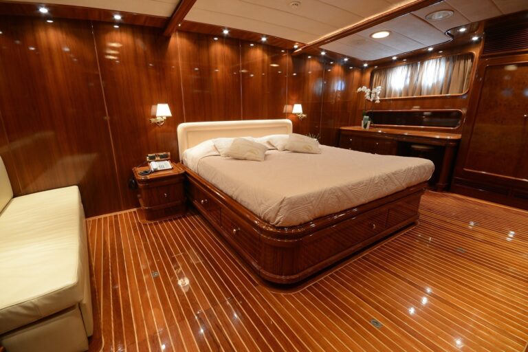 The 34m Yacht CAMELLIA