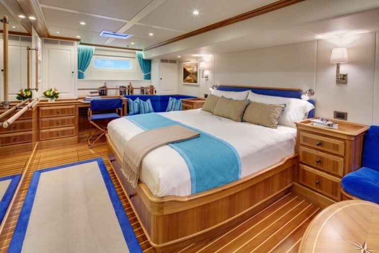 The 34m Yacht CYGNUS MONTANUS