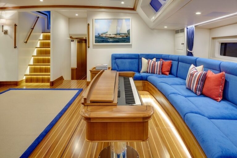 The 34m Yacht CYGNUS MONTANUS