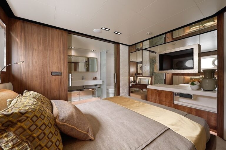 The 34m Yacht ESTHER 7