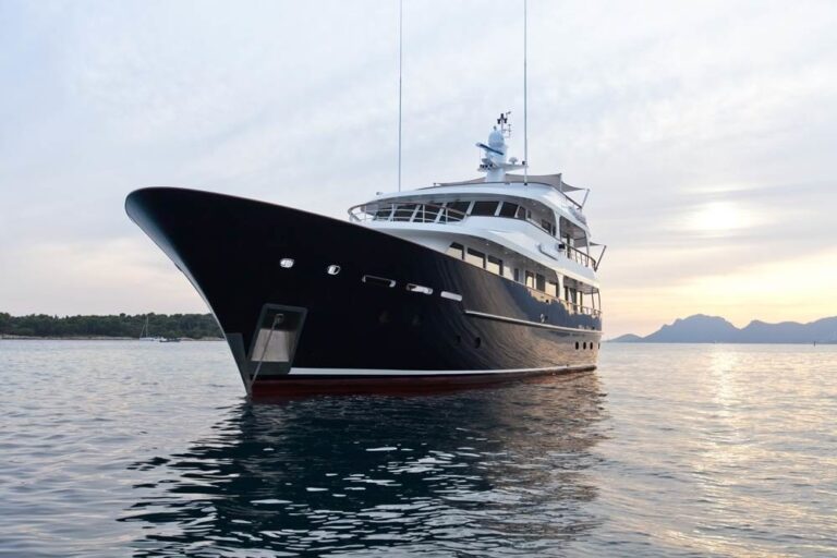 The 34m Yacht HELIAD II
