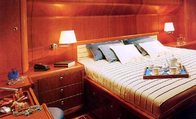 The 34m Yacht HIGHLAND BREEZE