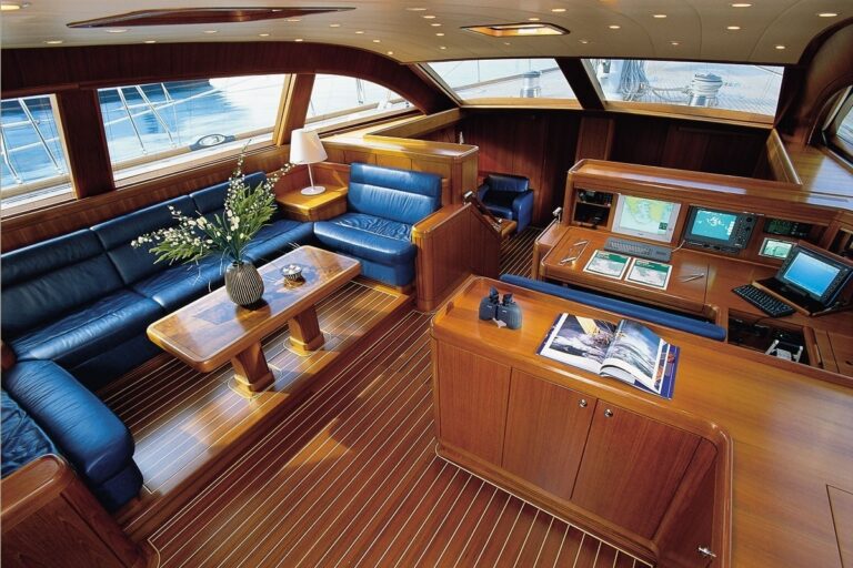The 34m Yacht HIGHLAND BREEZE