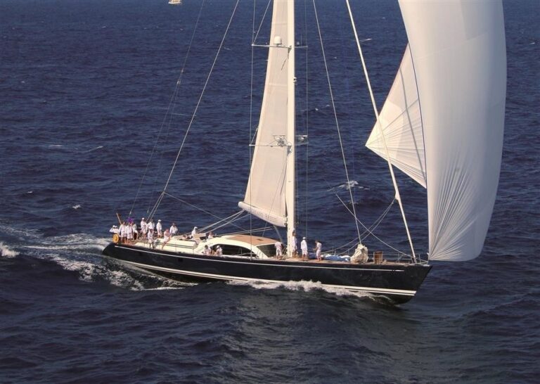 The 34m Yacht HIGHLAND BREEZE