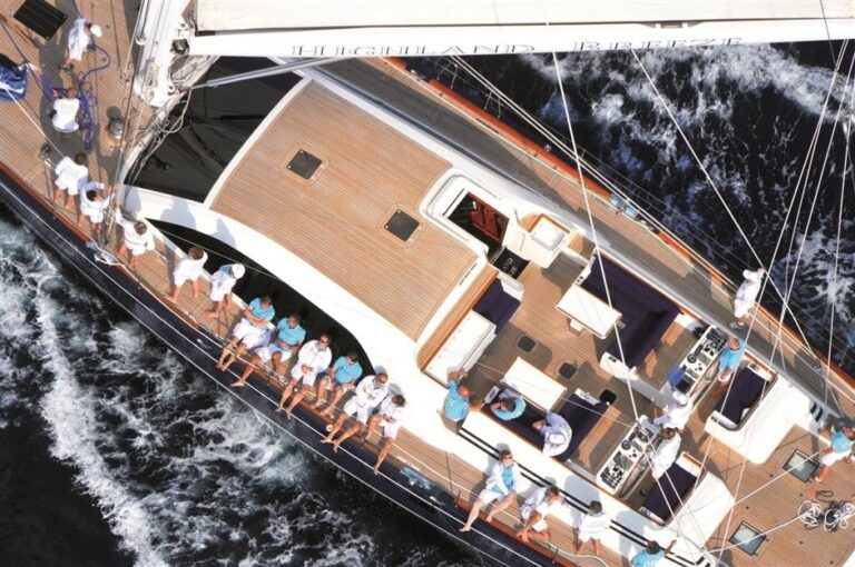 The 34m Yacht HIGHLAND BREEZE