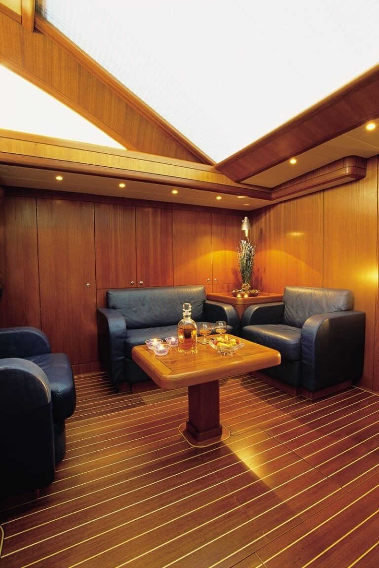 The 34m Yacht HIGHLAND BREEZE