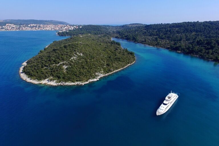 The 34m Yacht IRA
