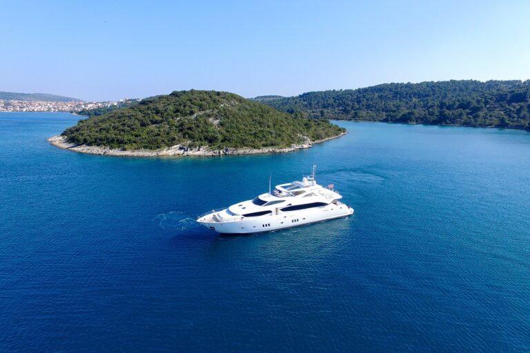 The 34m Yacht IRA