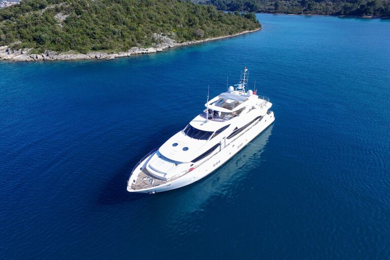 The 34m Yacht IRA