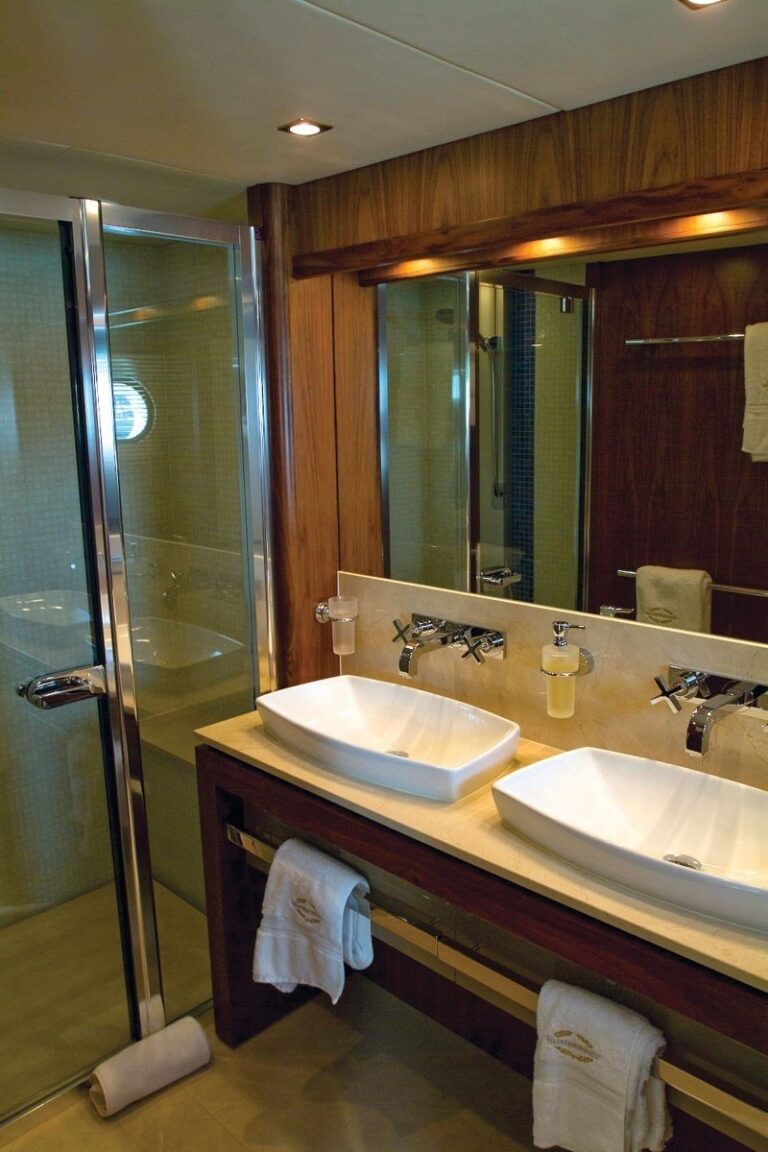 The 34m Yacht JIVA