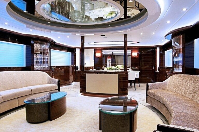 The 34m Yacht LADY GAGA
