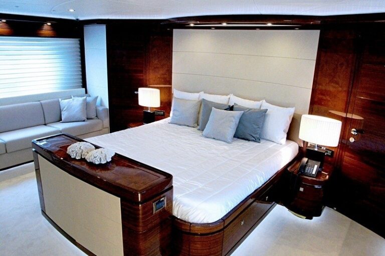The 34m Yacht LADY GAGA