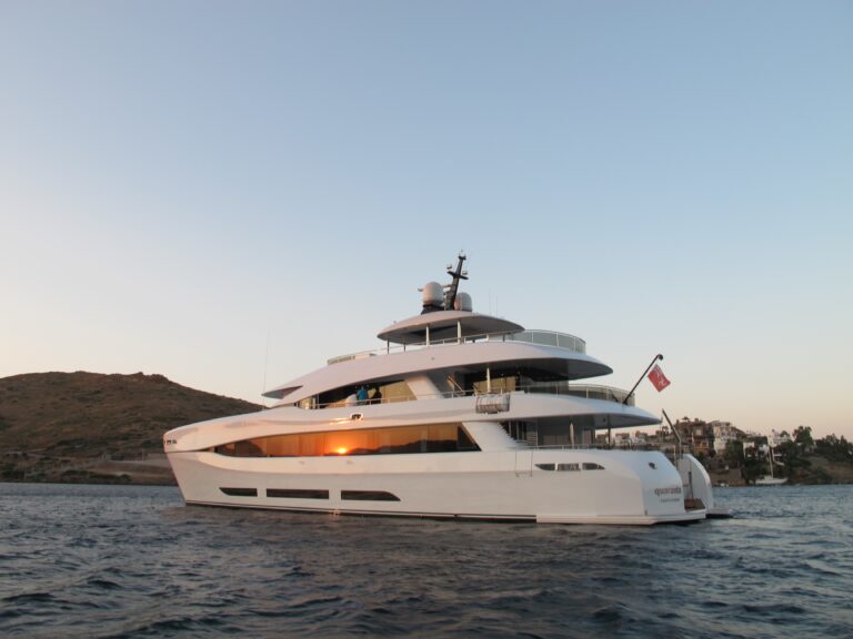 The 34m Yacht QUARANTA