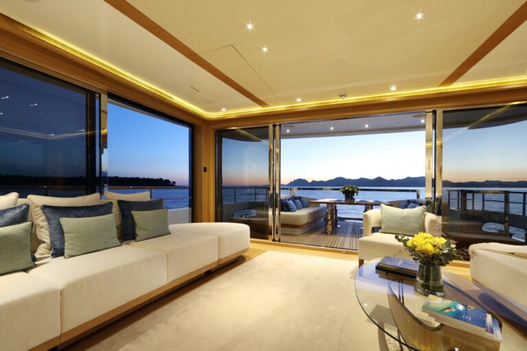 The 34m Yacht SOLIS