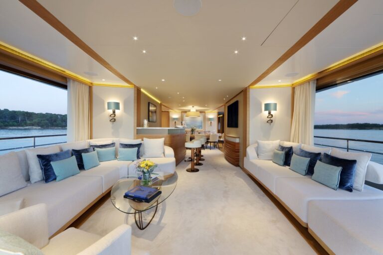 The 34m Yacht SOLIS