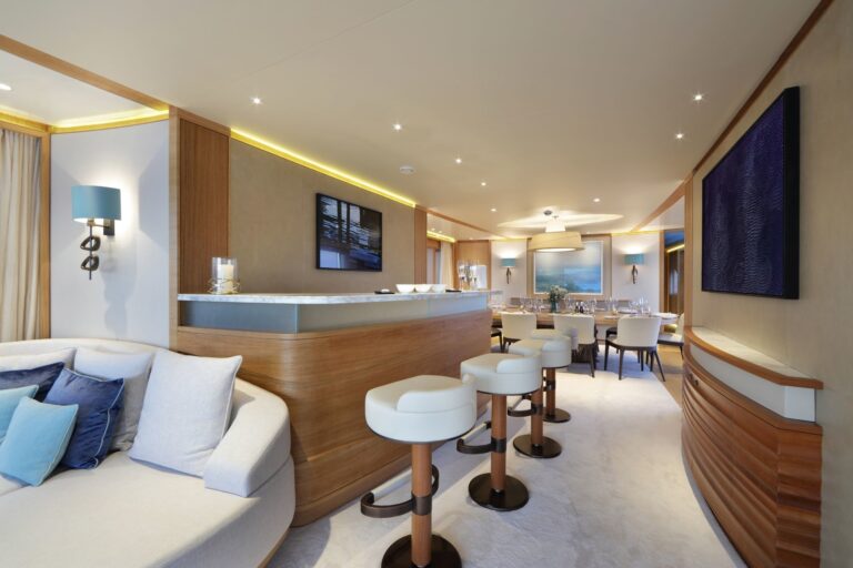 The 34m Yacht SOLIS