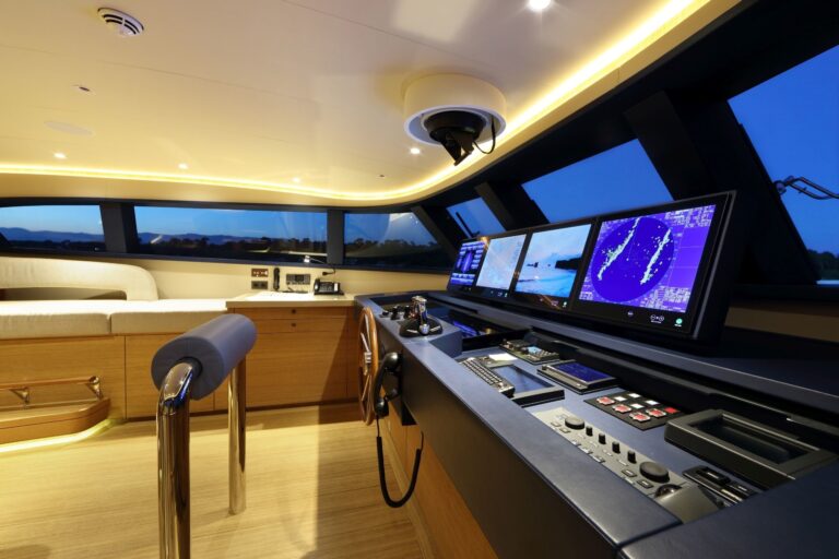 The 34m Yacht SOLIS