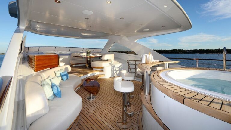 Inside On Yacht SOLIS