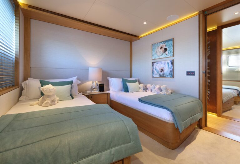 The 34m Yacht SOLIS