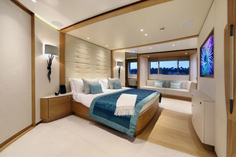 The 34m Yacht SOLIS