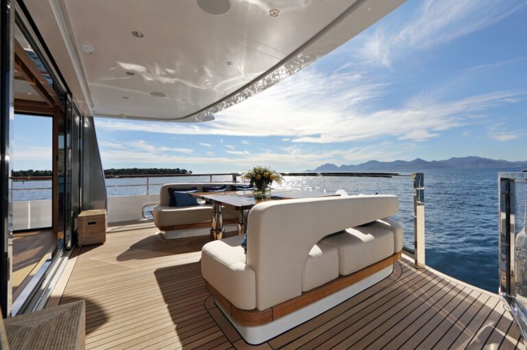 The 34m Yacht SOLIS