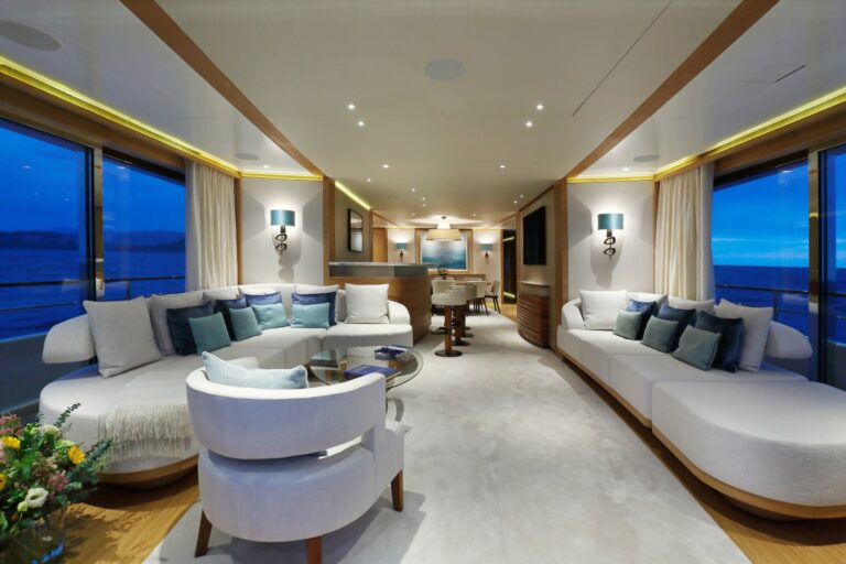 The 34m Yacht SOLIS