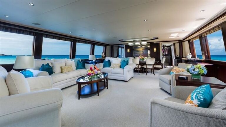 The 34m Yacht SOMETHING SOUTHERN