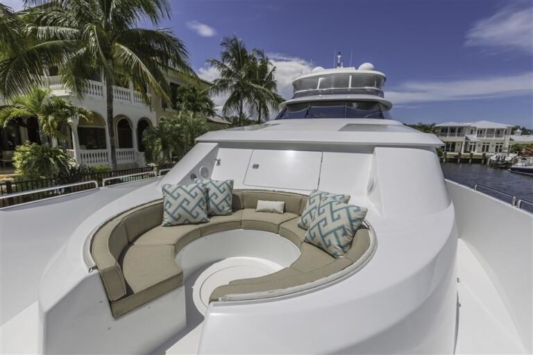 The 34m Yacht SOMETHING SOUTHERN