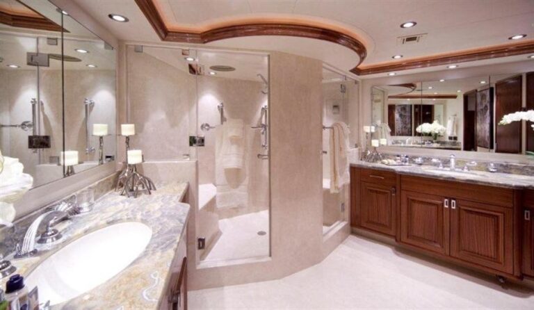 The 34m Yacht WESTPORT 112