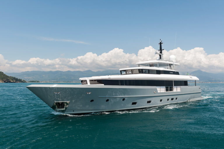35m CUSTOM ADMIRAL SUPERYACHT