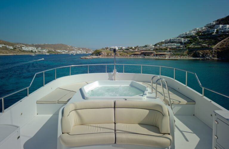 Life On Yacht ALBATROSS