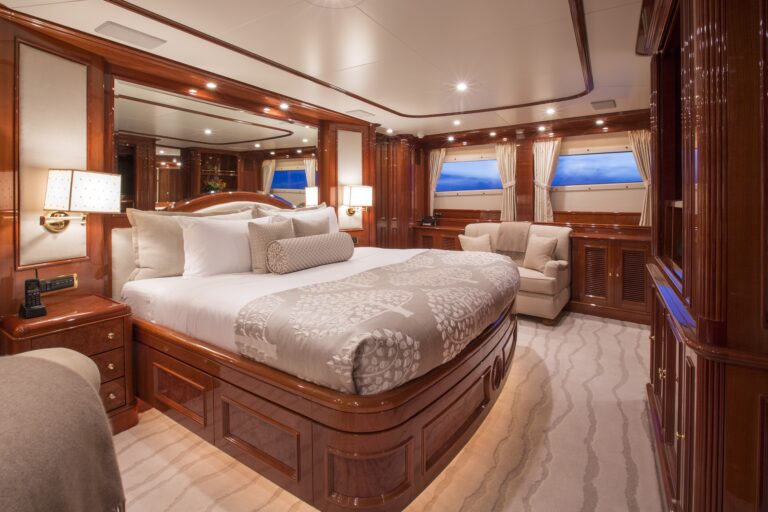 The 35m Yacht CAMARINA ROYALE