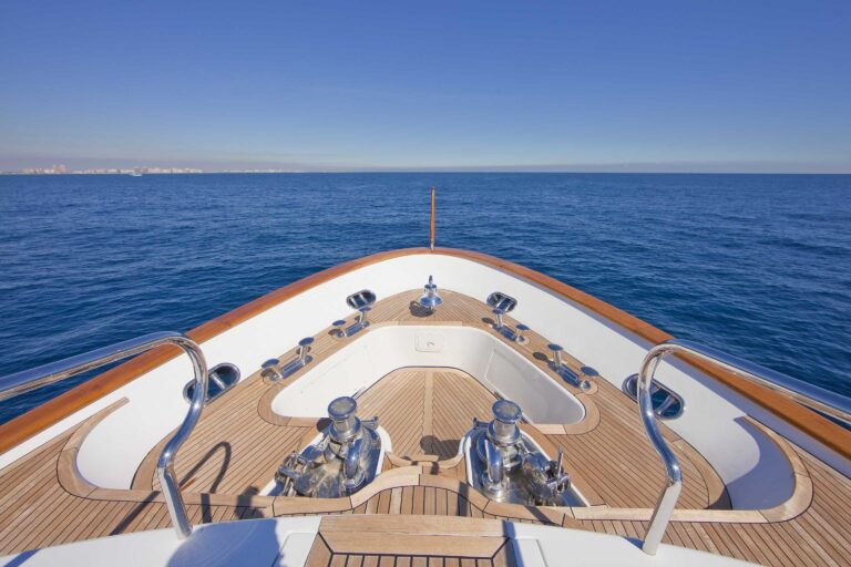 The 35m Yacht CAMARINA ROYALE