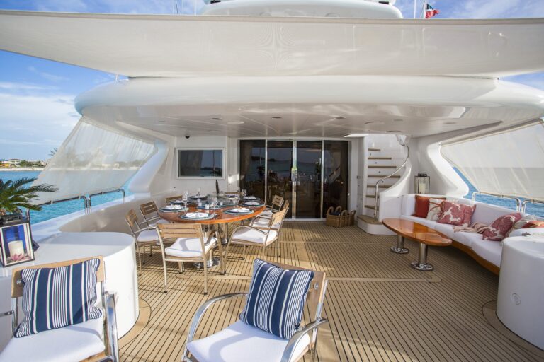 The 35m Yacht CAMARINA ROYALE