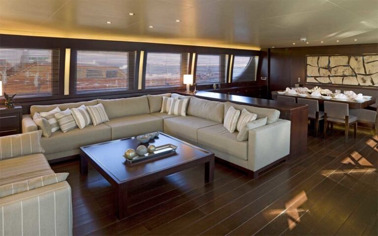 The 35m Yacht CIPITOUBA II