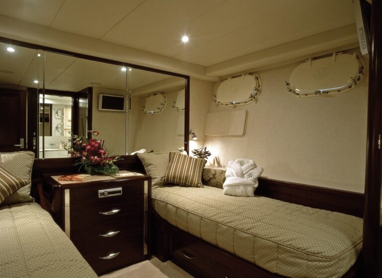 Guest twin cabin