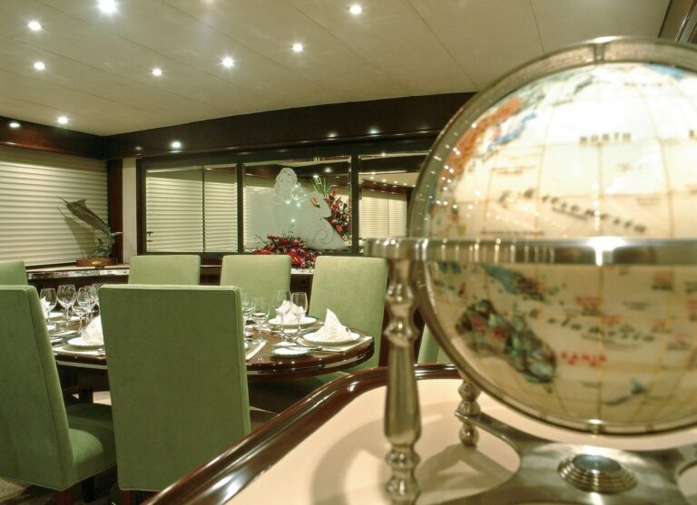The 35m Yacht EMERALD LADY - Main salon detail