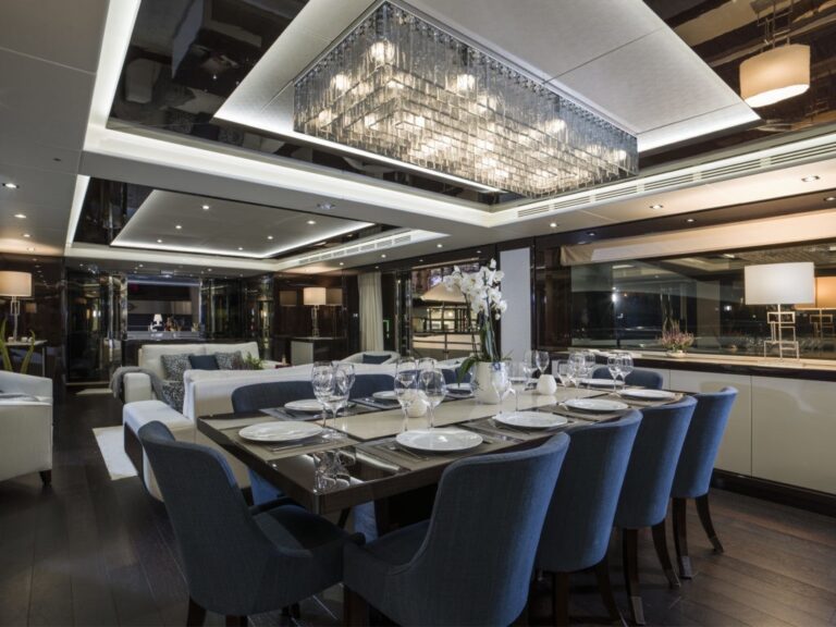 The 35m Yacht FLEUR