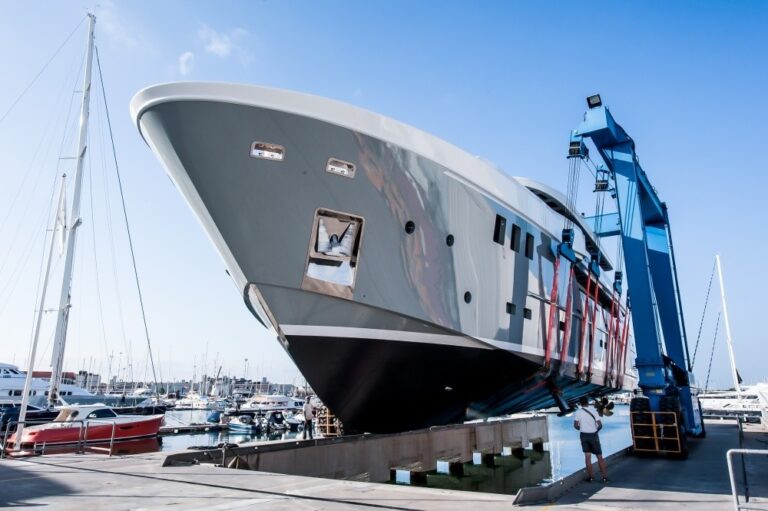 The 35m Yacht GIPSY