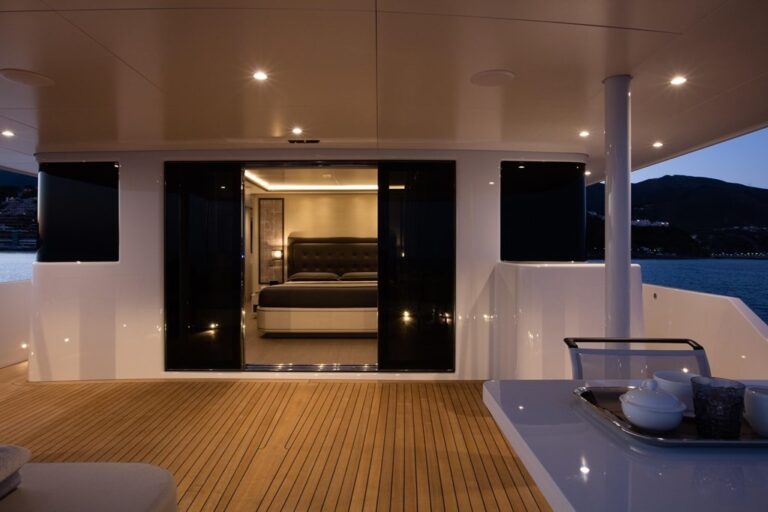 The 35m Yacht GIPSY