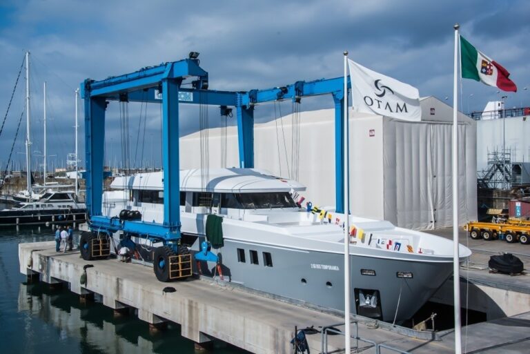 The 35m Yacht GIPSY