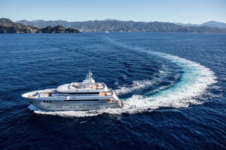 The 35m Yacht GIPSY