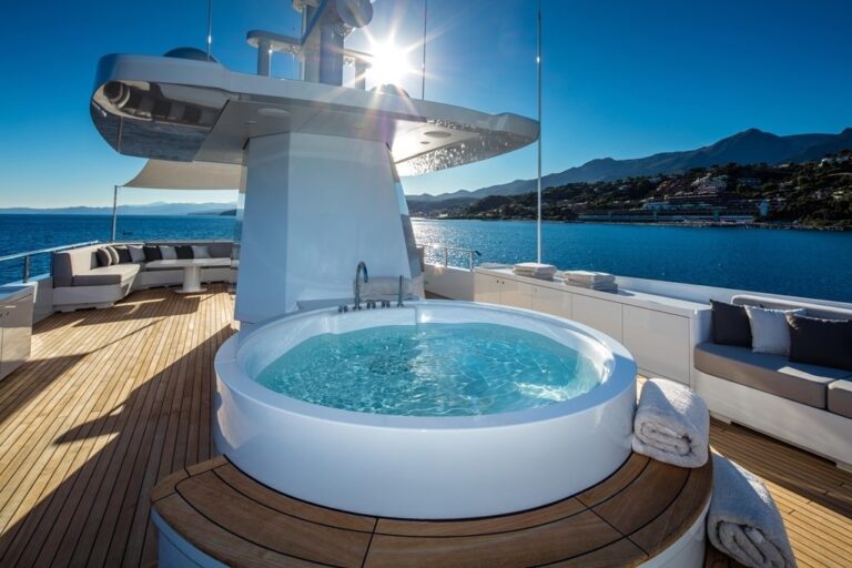 The 35m Yacht GIPSY