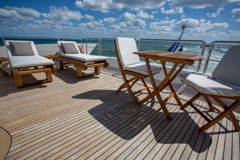 The 35m Yacht HAPPY HOUR