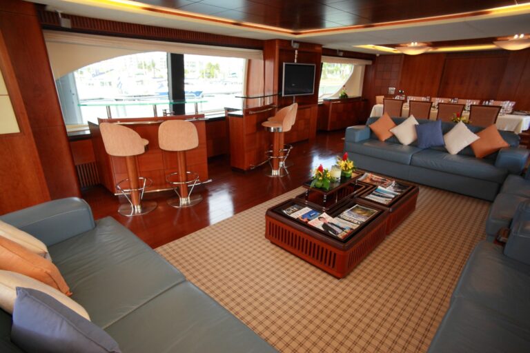 The 35m Yacht HYE SEAS II