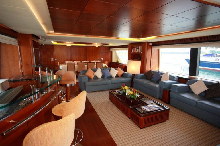 The 35m Yacht HYE SEAS II