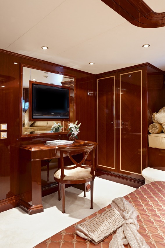 Close Up: Yacht IRAKLIS L's Guest's Cabin Captured