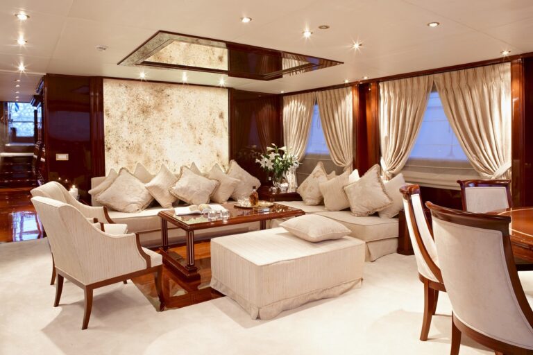 Saloon With Eating/dining On Yacht IRAKLIS L