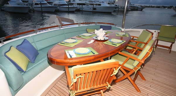The 35m Yacht LONG AWEIGHTED