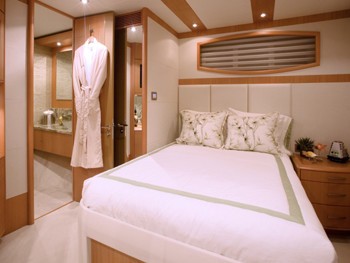 The 35m Yacht LONG AWEIGHTED